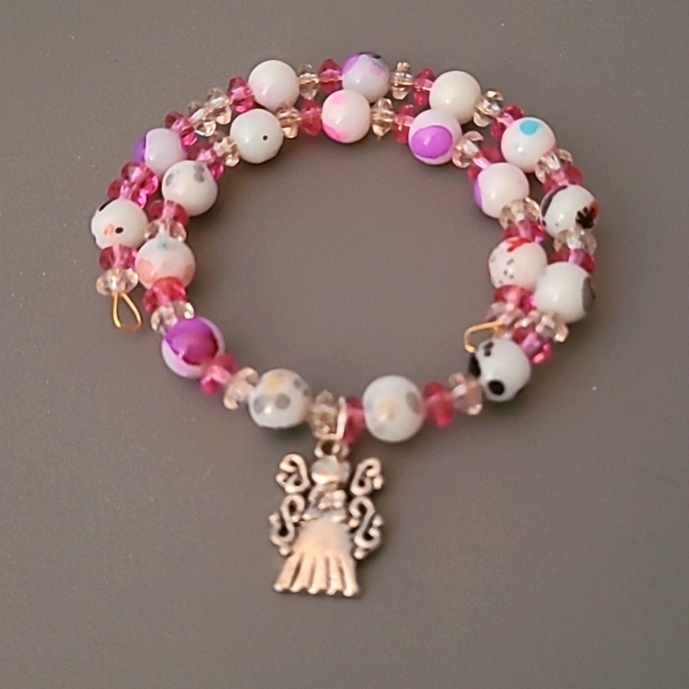 NWOT Angel Charm Memory Wired Bracelet  1022